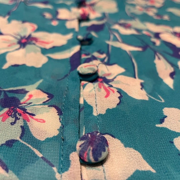 Torrid sheer floral teal blouse w/ buttons sz 2x - Picture 6 of 9